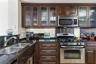 Photo #3: 2711466 Listing