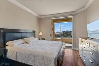 Photo #5: 2711466 Listing