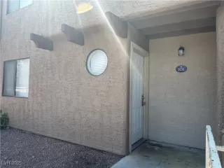 Photo #1: 2711471 Listing 