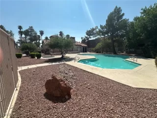 Photo #4: 2711471 Listing 