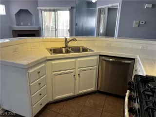 Photo #6: 2711494 Listing 