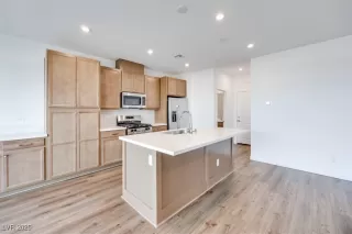 Photo #5: 2711495 Listing 