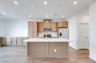 Photo #6: 2711495 Listing 