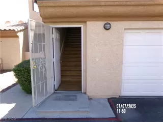 Photo #5: 2711501 Listing 