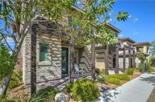 Photo #1: 2711502 Listing