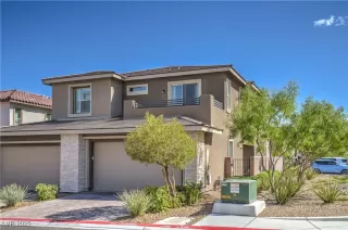 Photo #3: 2711502 Listing