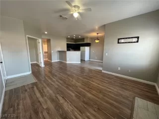 Photo #3: 2711516 Listing 