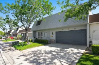 Photo #1: 2711527 Listing 