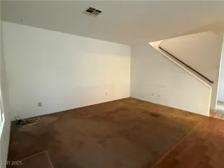 Photo #2: 2711529 Listing 