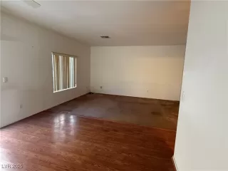 Photo #3: 2711529 Listing 