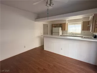 Photo #4: 2711529 Listing 