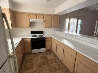 Photo #6: 2711529 Listing 