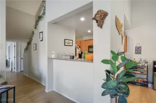 Photo #4: 2711568 Listing 