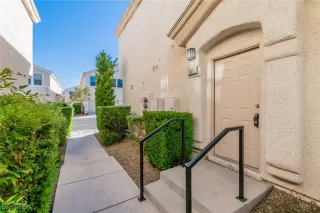 Photo #1: 2711571 Listing