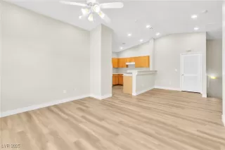 Photo #5: 2711571 Listing