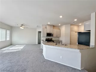 Photo #2: 2711572 Listing 