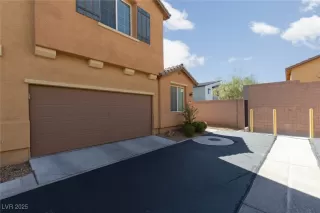 Photo #1: 2711581 Listing 