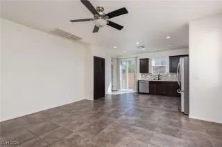 Photo #5: 2711581 Listing 