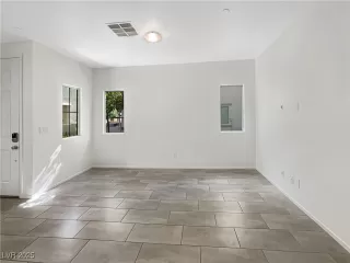 Photo #2: 2711590 Listing 