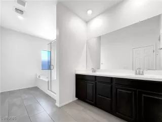 Photo #6: 2711590 Listing 
