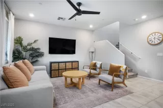 Photo #4: 2711618 Listing 