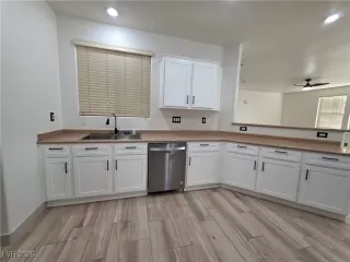 Photo #2: 2711623 Listing 