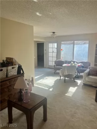 Photo #6: 2711629 Listing