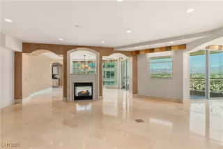 Photo #5: 2711631 Listing 