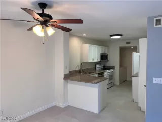 Photo #4: 2711648 Listing 