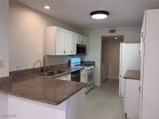 Photo #6: 2711648 Listing 