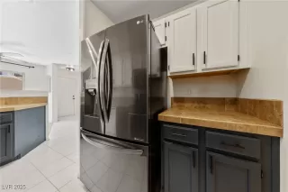 Photo #5: 2711658 Listing 