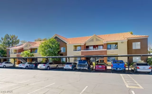 MLS: 2711661 Condo For Sale