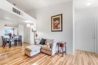 Photo #4: 2711668 Listing 