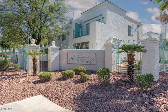 MLS: 2711678 Condo For Sale