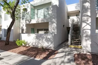 Photo #1: 2711678 Listing 