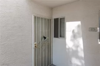 Photo #3: 2711678 Listing 