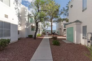 Photo #4: 2711678 Listing 