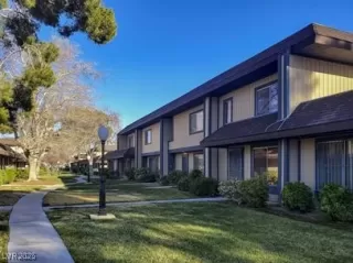 Photo #1: 2711681 Listing 