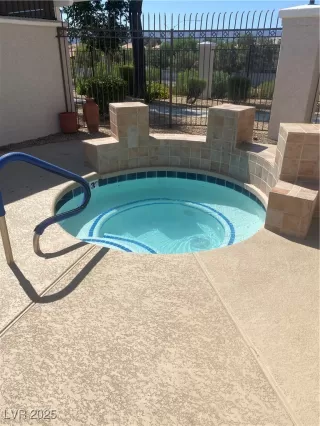 Photo #2: 2711682 Listing 