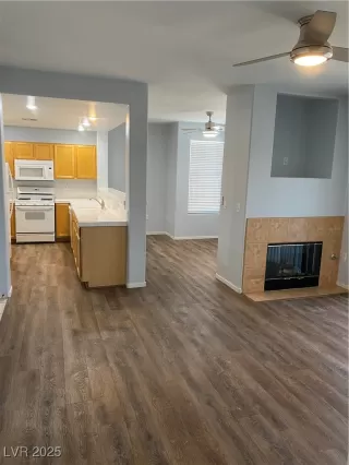 Photo #4: 2711682 Listing 