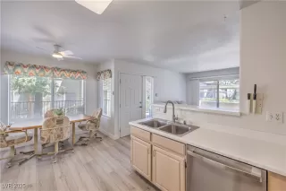 Photo #4: 2711691 Listing 