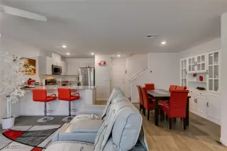 Photo #2: 2711708 Listing 