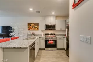 Photo #6: 2711708 Listing 