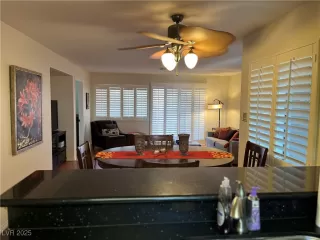 Photo #4: 2711710 Listing