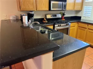 Photo #6: 2711710 Listing