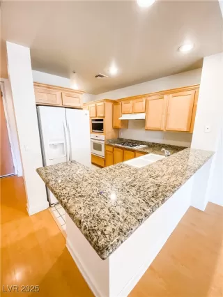 Photo #2: 2711712 Listing 