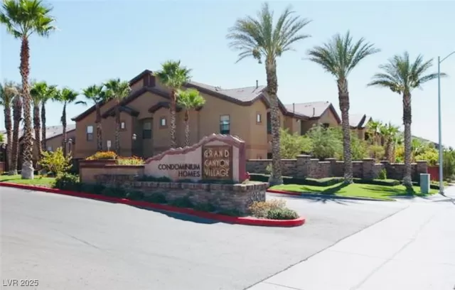 MLS: 2711713 Condo For Sale