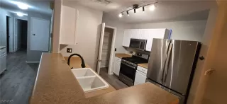 Photo #4: 2711713 Listing