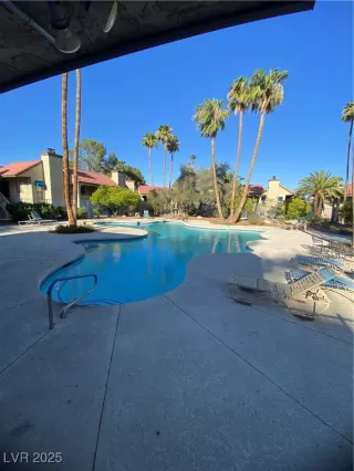 Photo #2: 2711718 Listing 