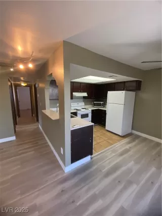 Photo #6: 2711718 Listing 